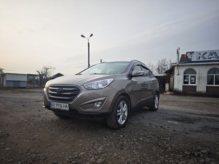Хундай Туксон 2013 Hyundai ix35 Tucson Кросовер Позашляховик