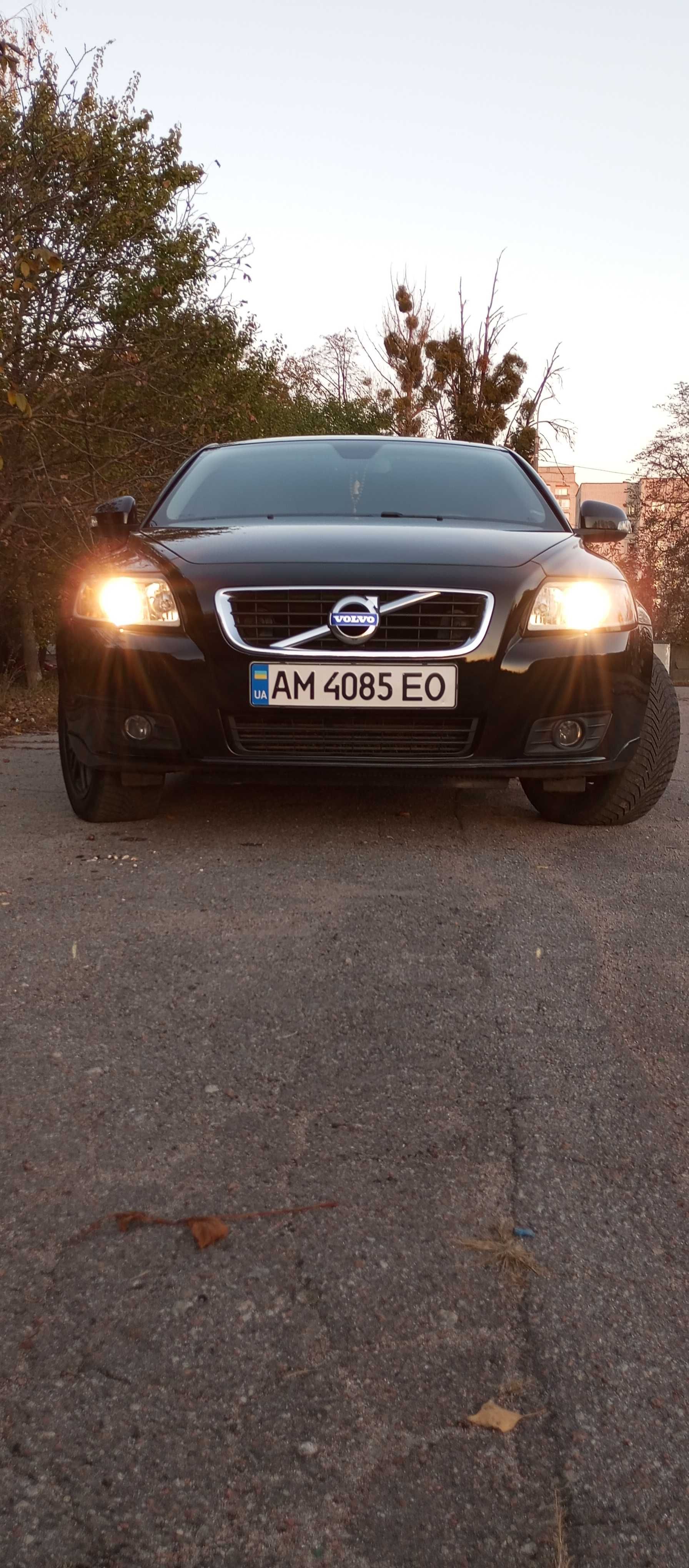 Продам Вольво V50 D2.