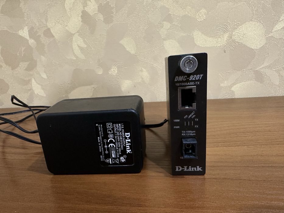 Продам медіаконвертер d-link DMC-920T
