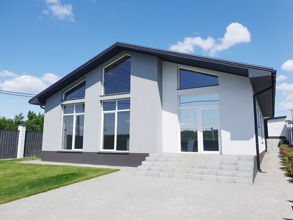 Продам новый дом в элитном районе Новоалександровка