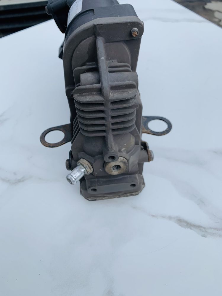 Компрессор пневмо Mercedes Benz R class W251 W164 X164 W221