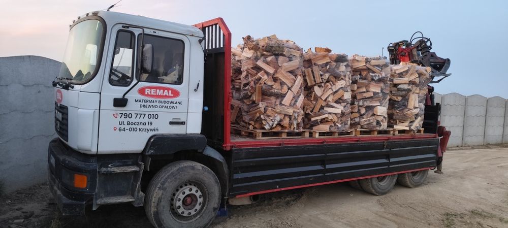 Kominkowe i opałowe klocki do palenia skład opału sosna dąb buk olcha