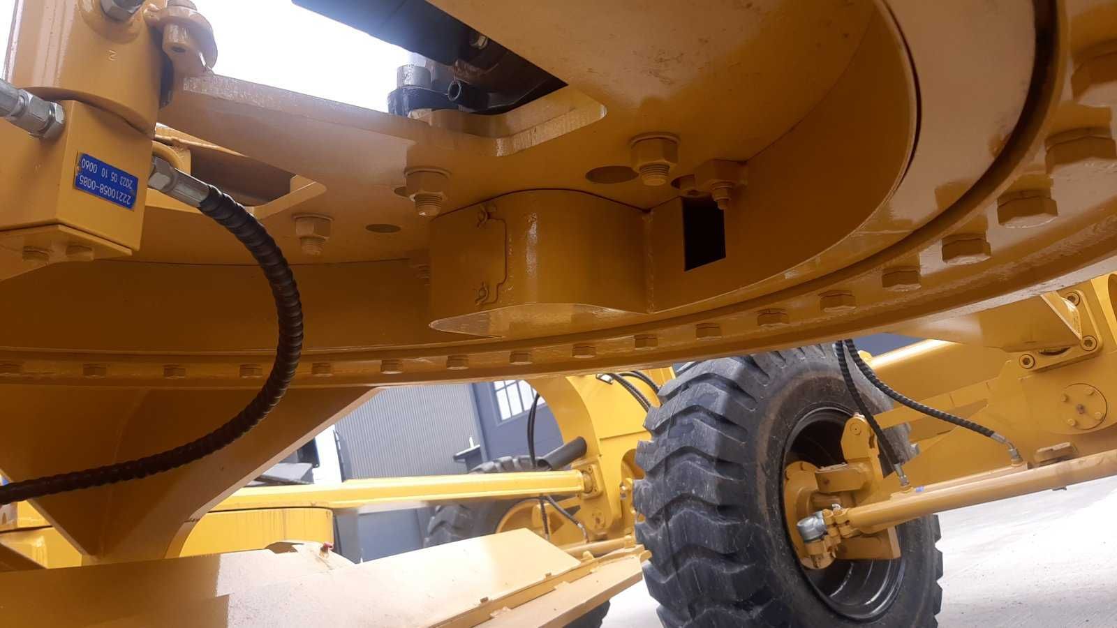 Нові автогрейдери XGMA, XG3180С на складі в Броварах