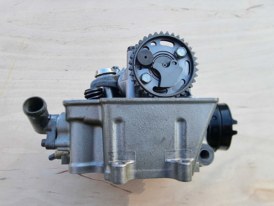 Kompletna głowica Honda CRF 450 r. 02-08 oem stan BDB