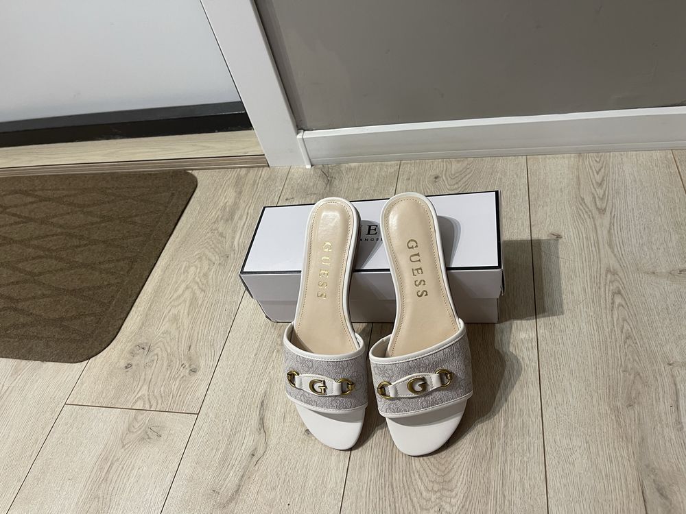 Нові шльопанці шлепки Guess, оригінал