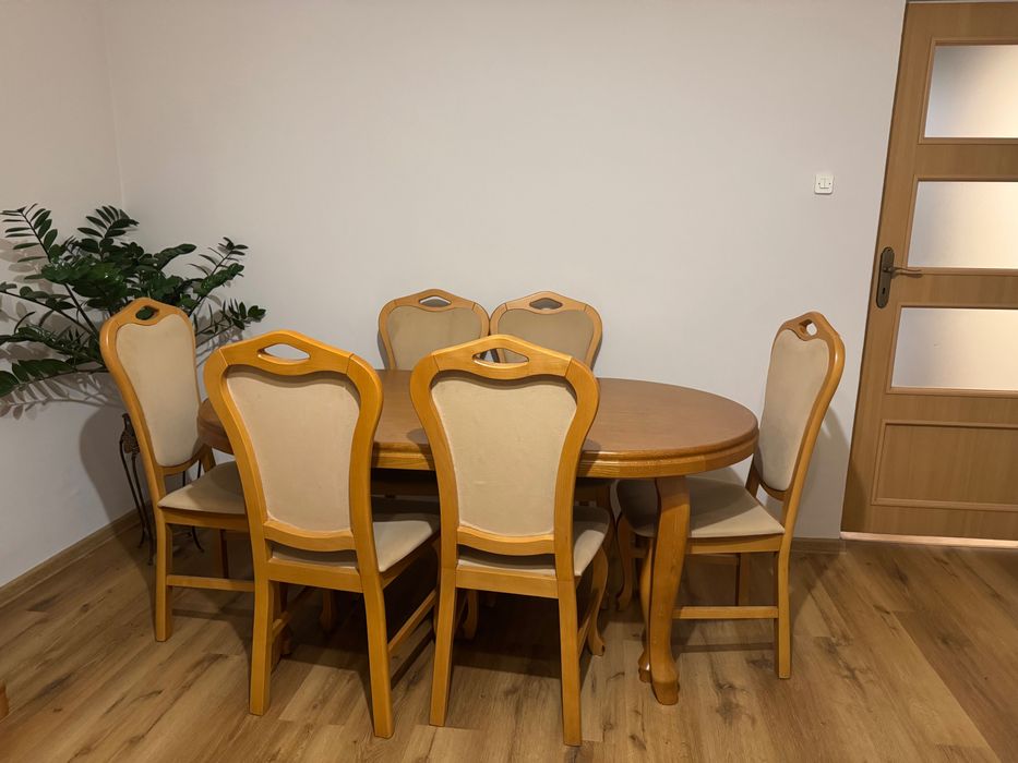 Stół z 6 krzesłami