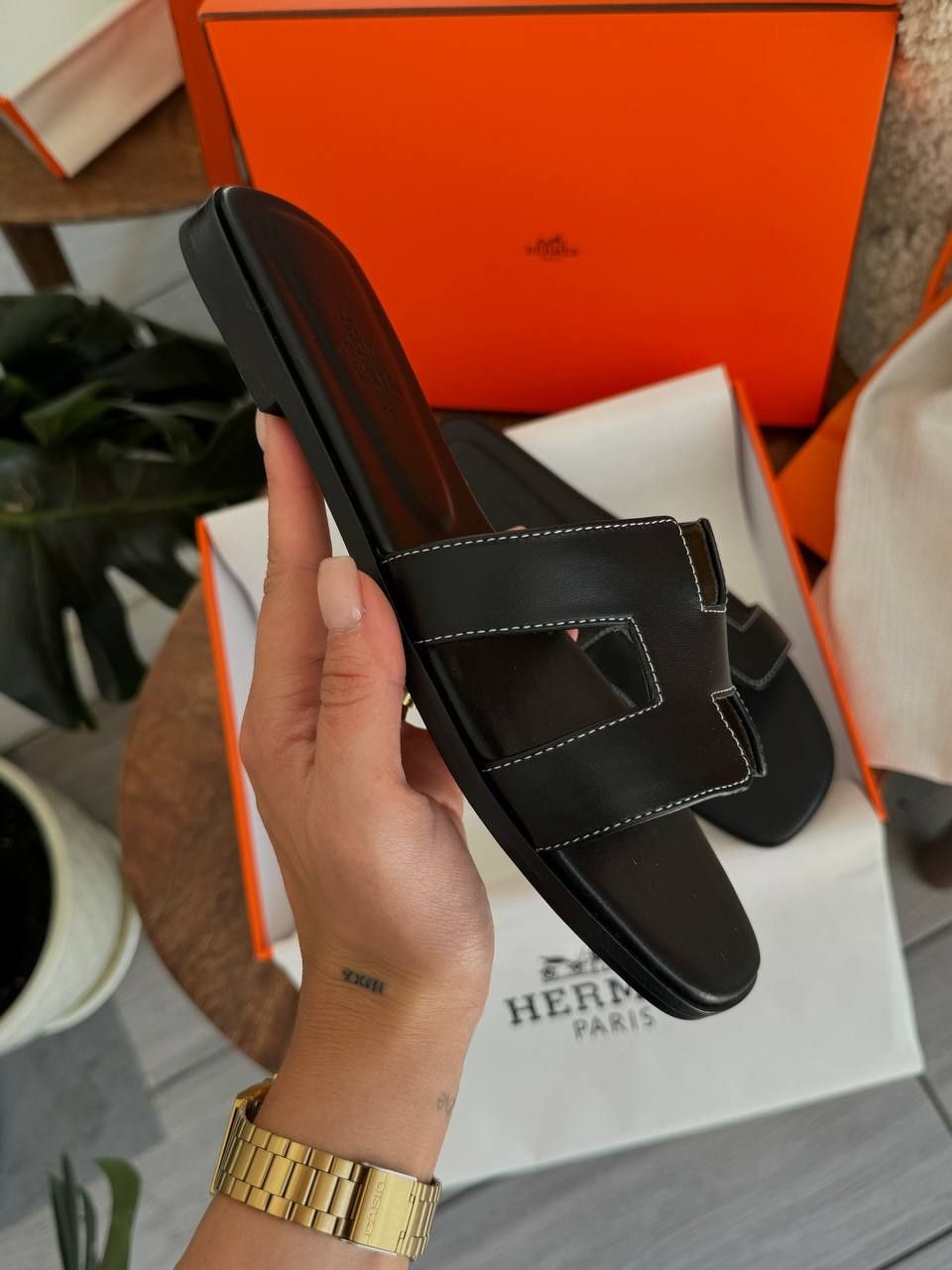 р36-41 Шльопанці Hermes Oran Black