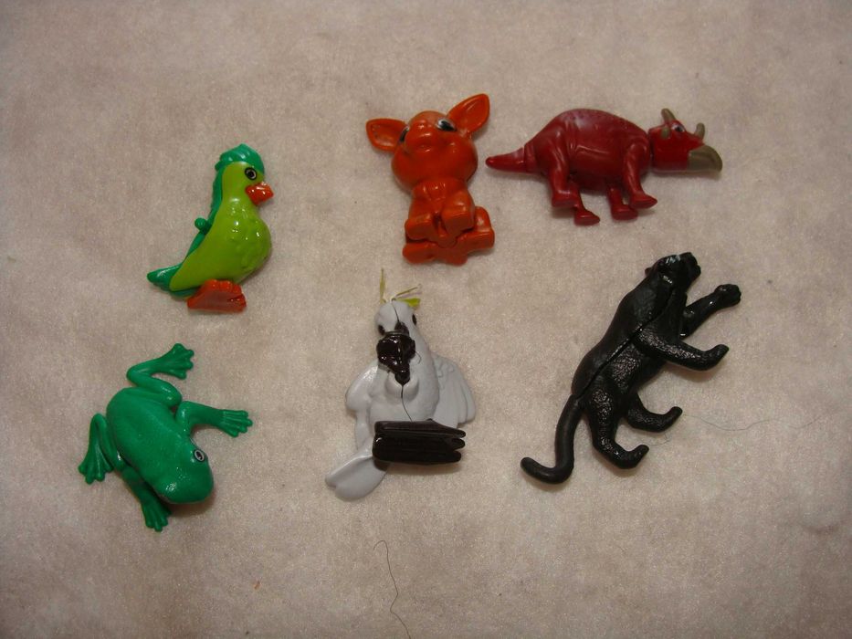 6 Bonecos Kinder