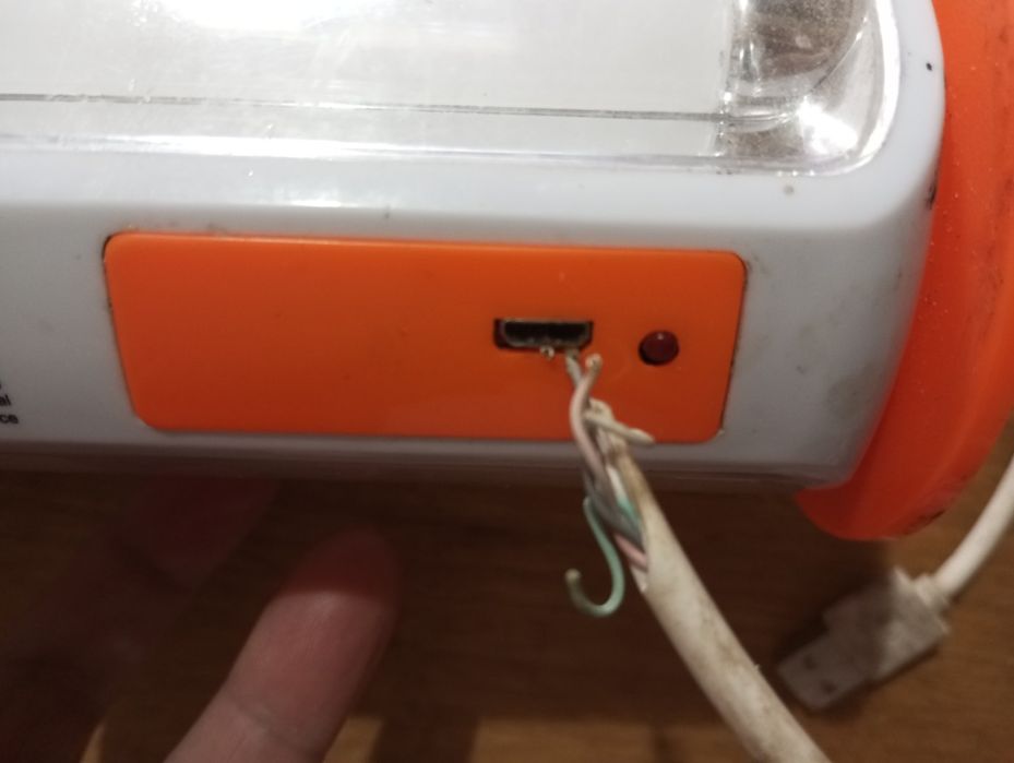 Електричний ліхтарик. Ремонт.