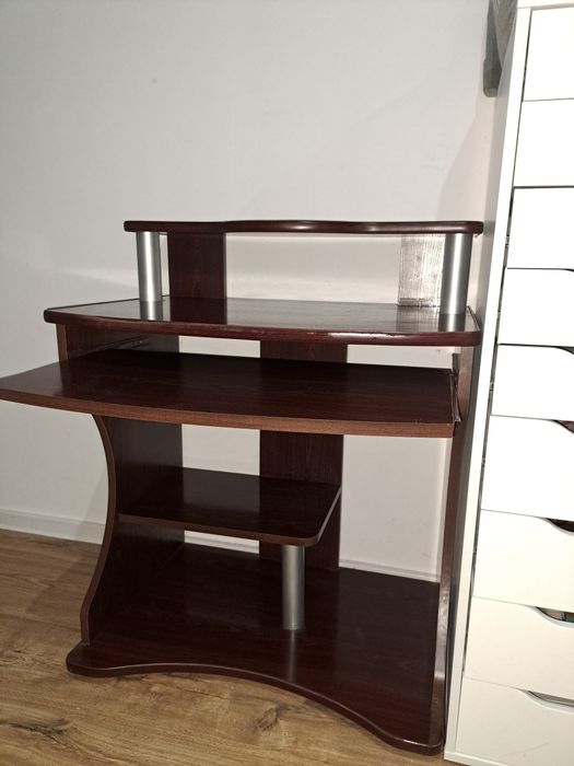 Biurko, Biurko komputerowe, stolik