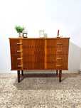 Comoda vintage de madeira. Vintage Wooden Dresser