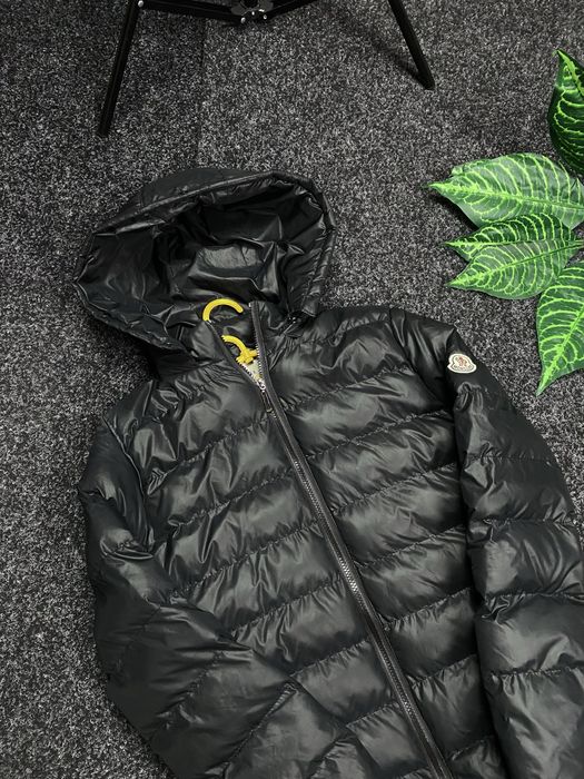 Жіночій пуховик moncler розмір S/M