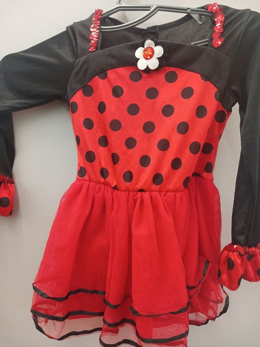 Шикарный  купальник и разные платья девочке