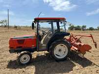 Trator Hinomoto NX241 4x4 25cv