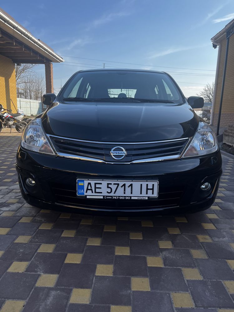 Nissan Tiida 2011