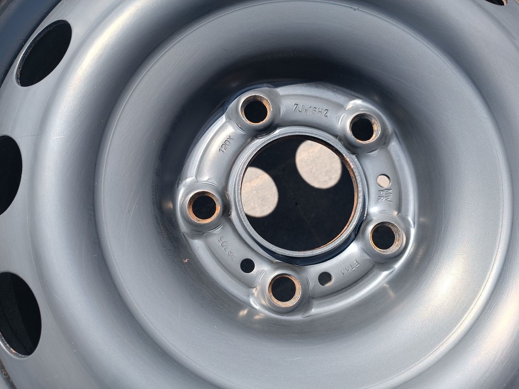 Felgi stalowe Opel Grandland X 5x108 ET44 7J16