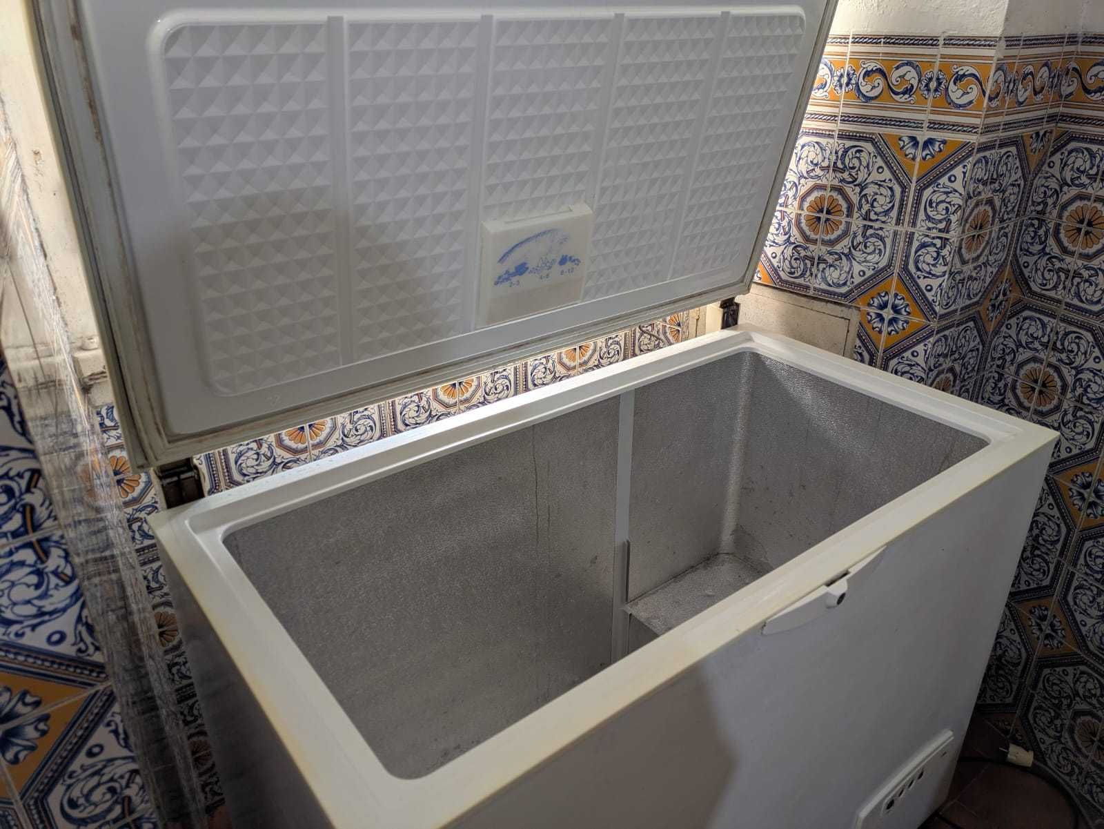 Arca Horizontal Whirlpool AFG 531/G – 327L