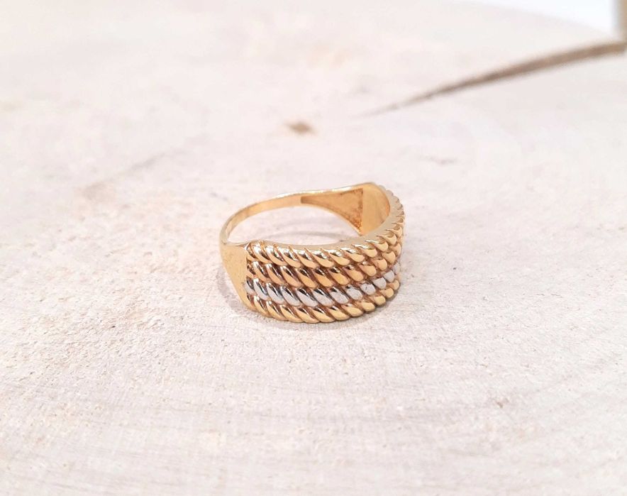 Złoty pierścionek p.585/5,28g