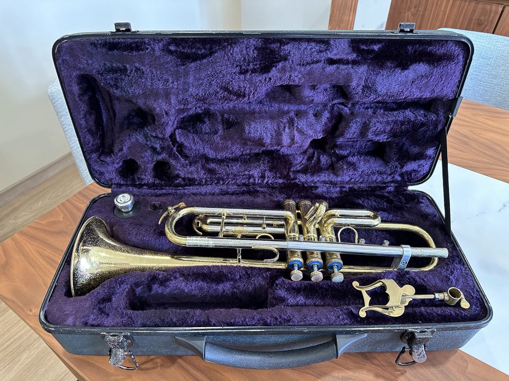 Trompete Amati Kraslice ATR 203 com Estojo