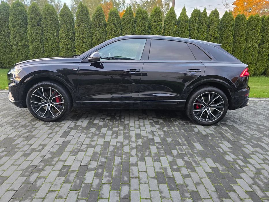 Audi Q8 S line os skretna full wersja Maly przebieg Pneumatyka