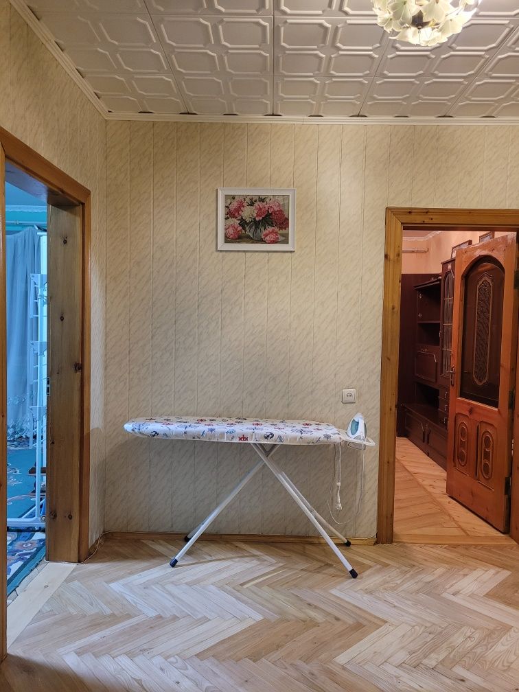 Оренда 2 км.кв.вул.Хоткевича(Вокзал),кімнати окремі.Можна 1 - 3 міс.