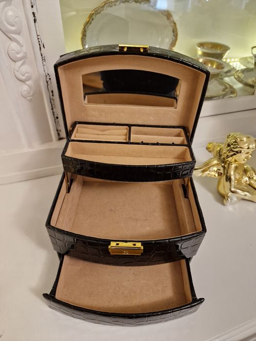 Kuferek szkatułka organizer skórzany skóra na biżuterie biżuteria