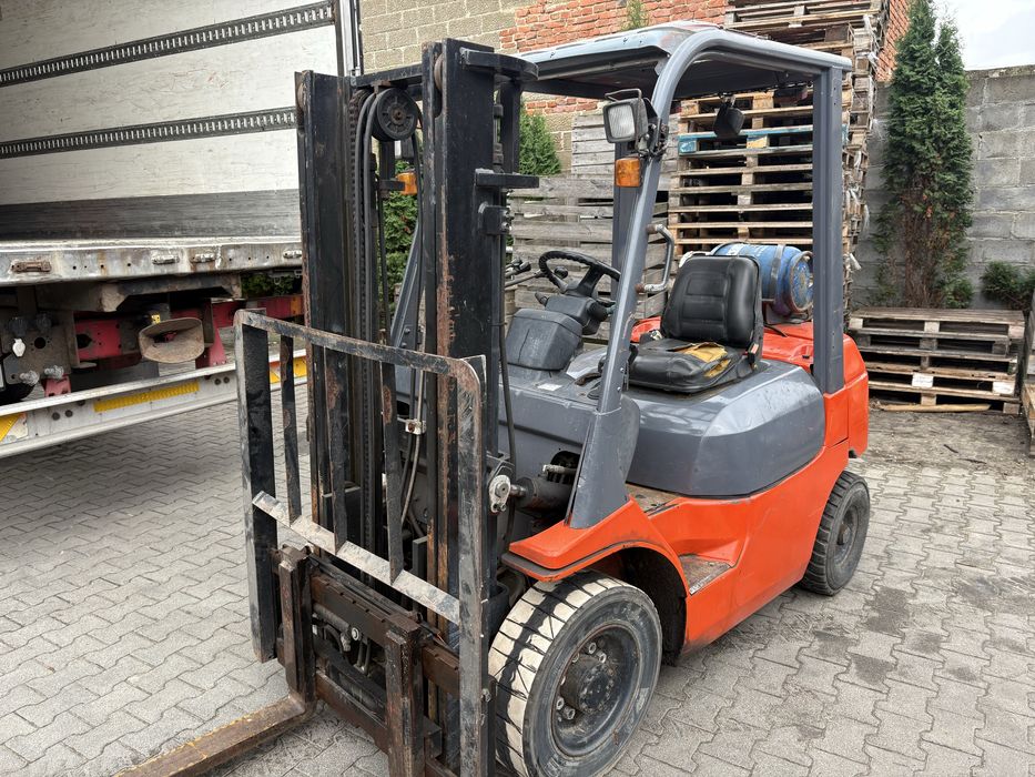 Wózek widlowy toyota