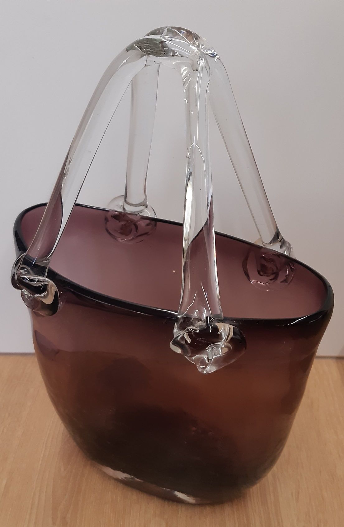 Wazon Fioletowa torebka ze szkła artystycznego marki Design Society