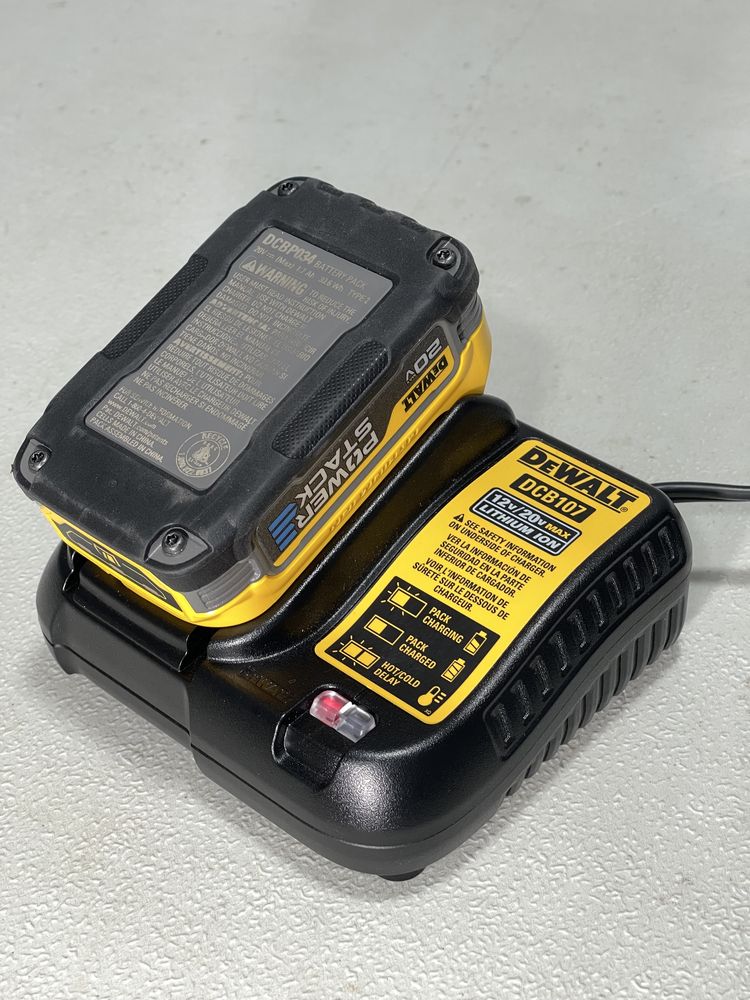 ЗАРЯДКА DeWALT на 220В. Оригінальний Пристрій USA