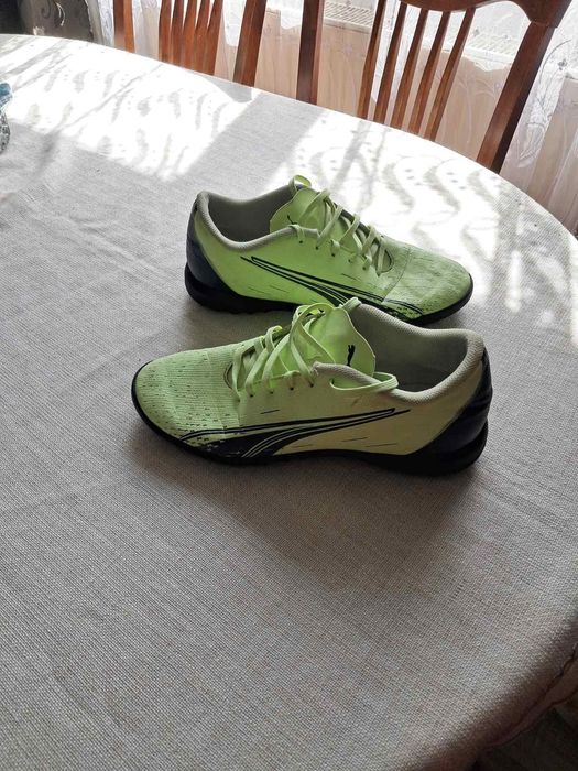 Футбольні сороконіжки Пума