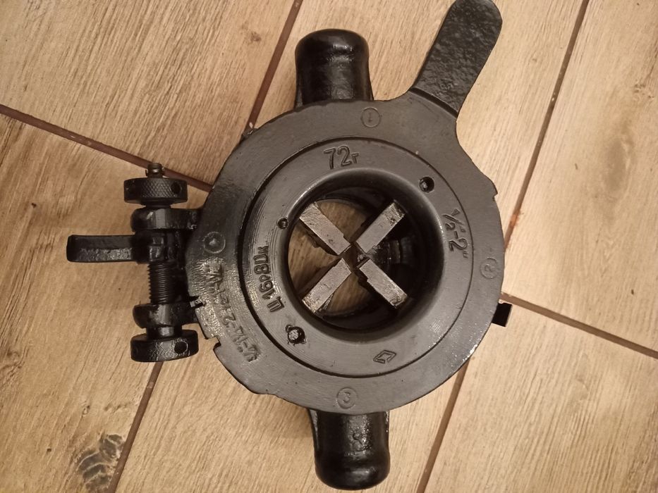 Клупп плашка для нарізання різьби