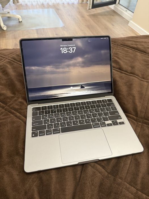 Macbook air 13 m3 8/256 100% акум ідеал 25 рік сірий