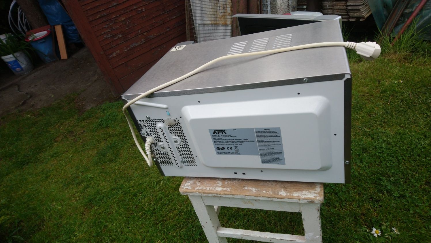 Kuchenka mikrofalowa MWDGE-20M firmy AFK.