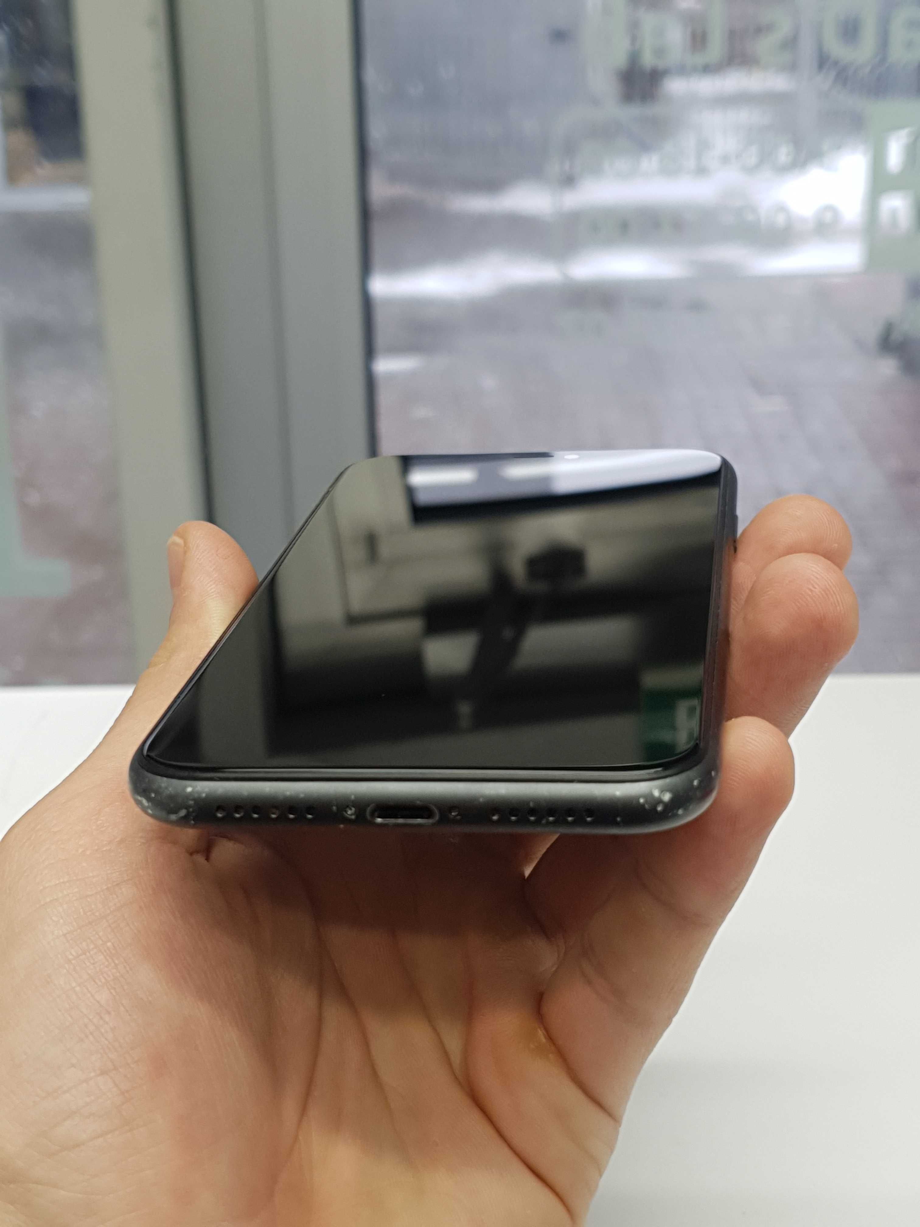 iPhone 11 64GB Neverlock у відмінному стані