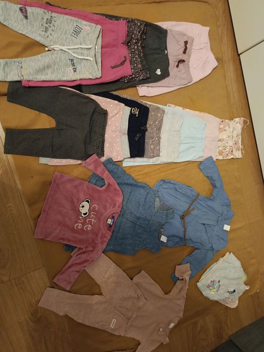 Ubranka dla dziewczynki 74