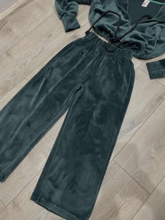 велюровий костюм ізумрудного кольору