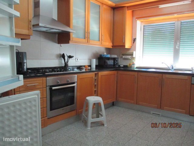 T4 Mobilado com Varanda e Elevador