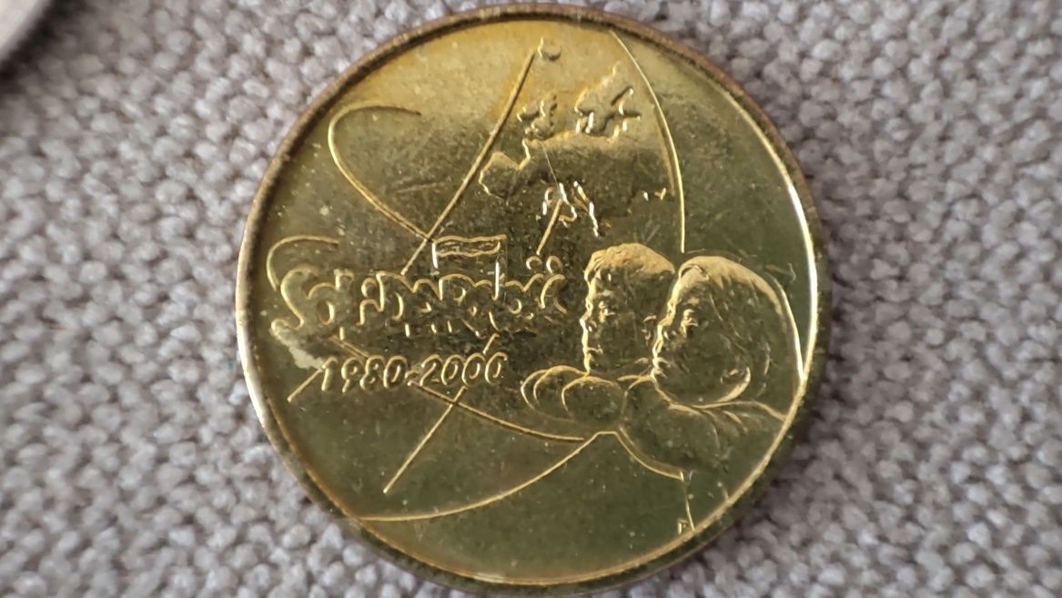 Solidarność zestaw dwie monety i przypinka
