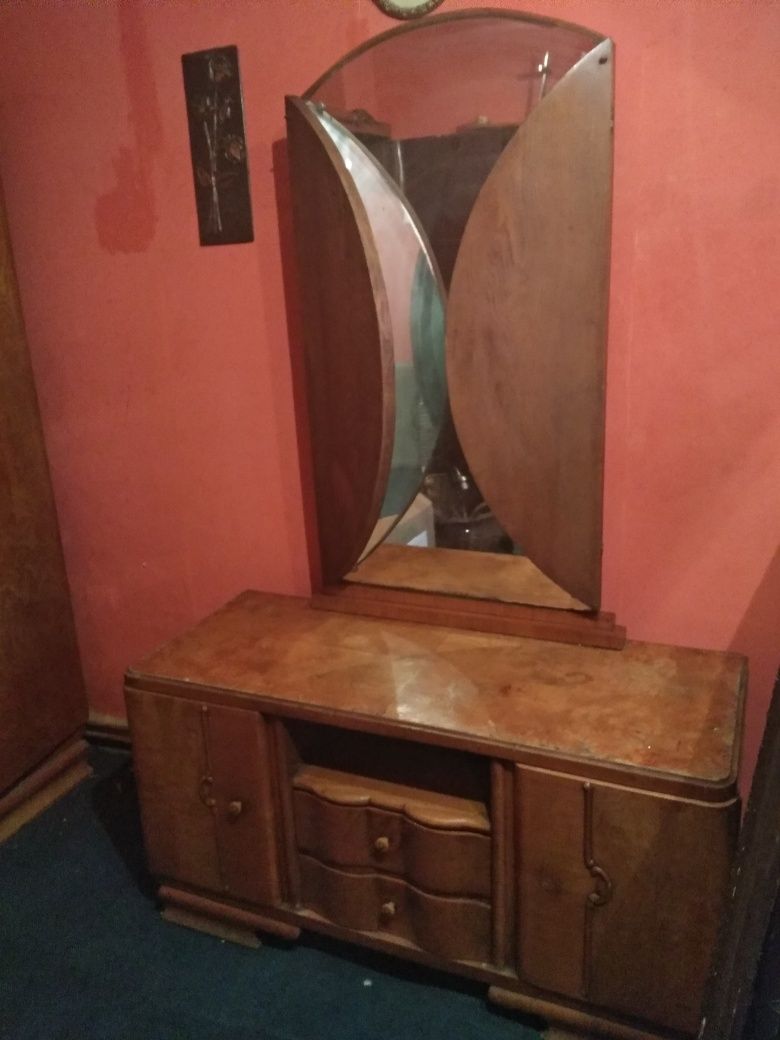 Toaleta zabytkowa antyk z lustrem przedwojenna