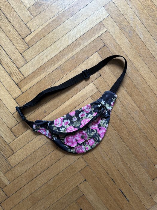 Nerka Mr. GUGU & Miss Go, czarna w róże