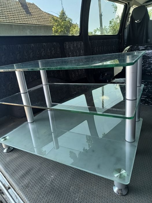 Скляна тумба під телевізор