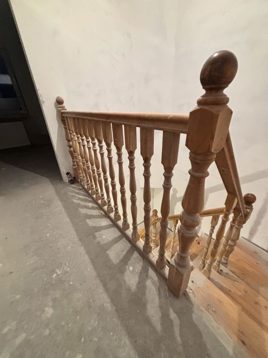 Tralki drewniane 23 szt i slupki balustrada gratis