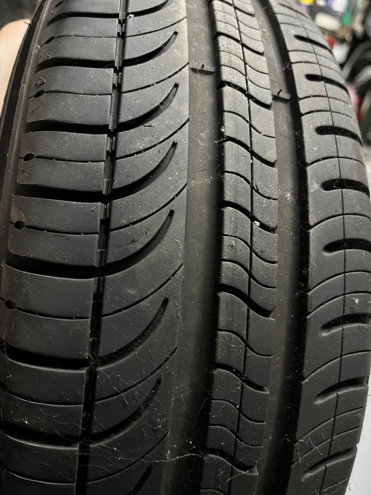 Vendo pneu Michelin 165/60 R14 75T