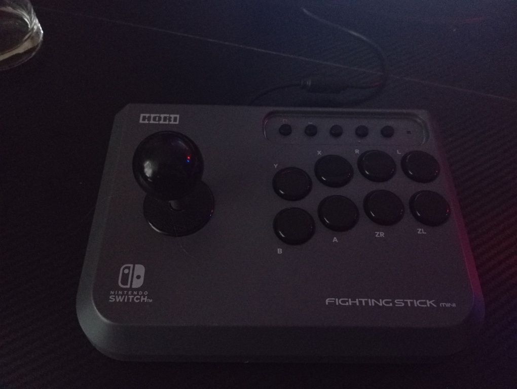 Hori Fighting Stick Mini [PC/Switch], Pad idealny do bijatyk