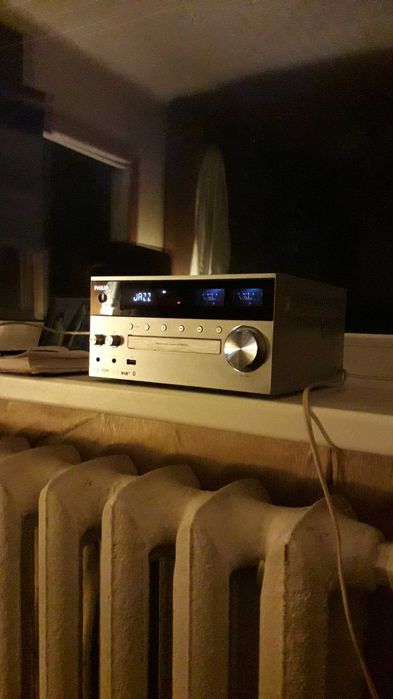 Акустика mini HiFi музыкальный центр Philips BTB8000