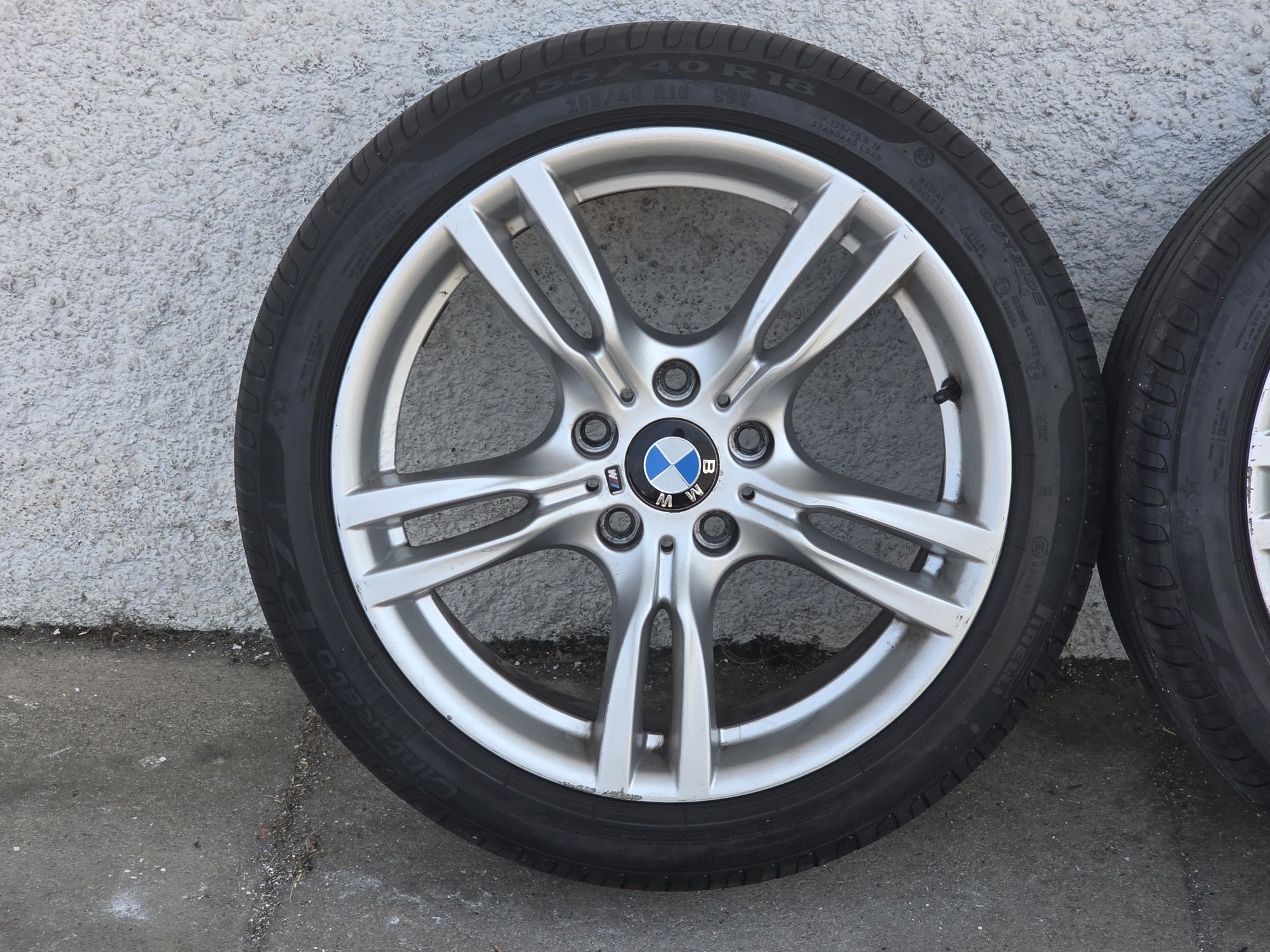 Jantes Originais BMW 18" Pack M com Pneus 225.45.18 + 255.40.18