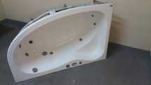 Wanna narożna z hydromasażem i jacuzzi Vivera Saba 155