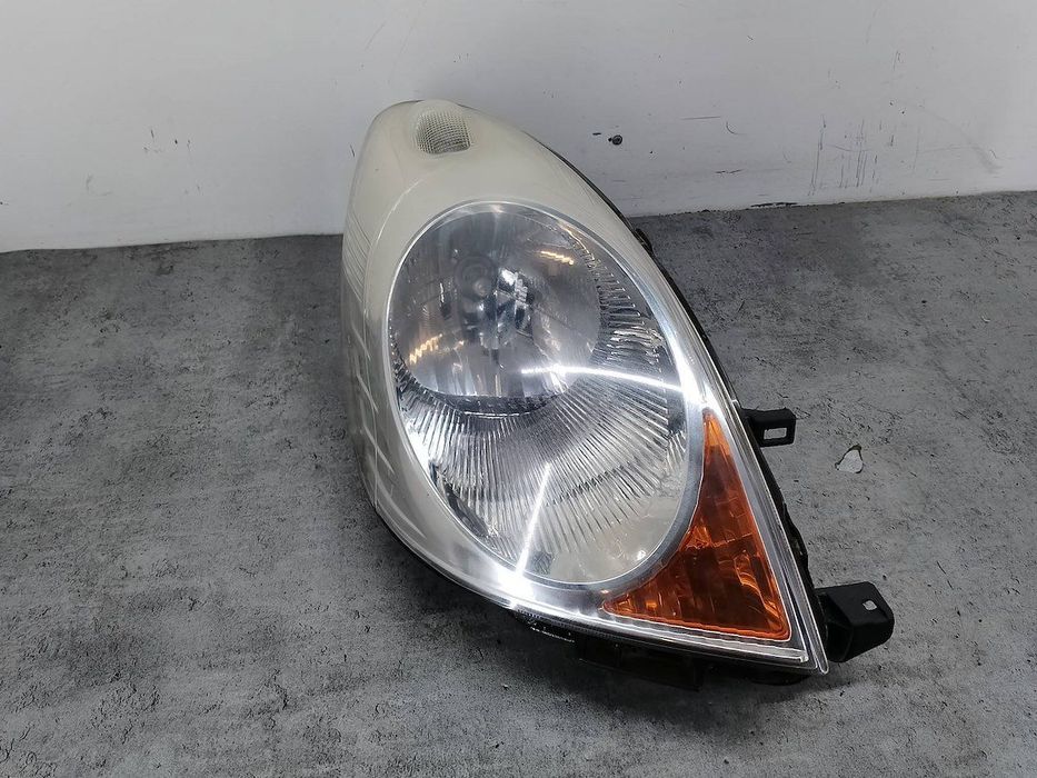 LAMPA PRZÓD PRAWA NISSAN NOTE I 260109U10A 89902135