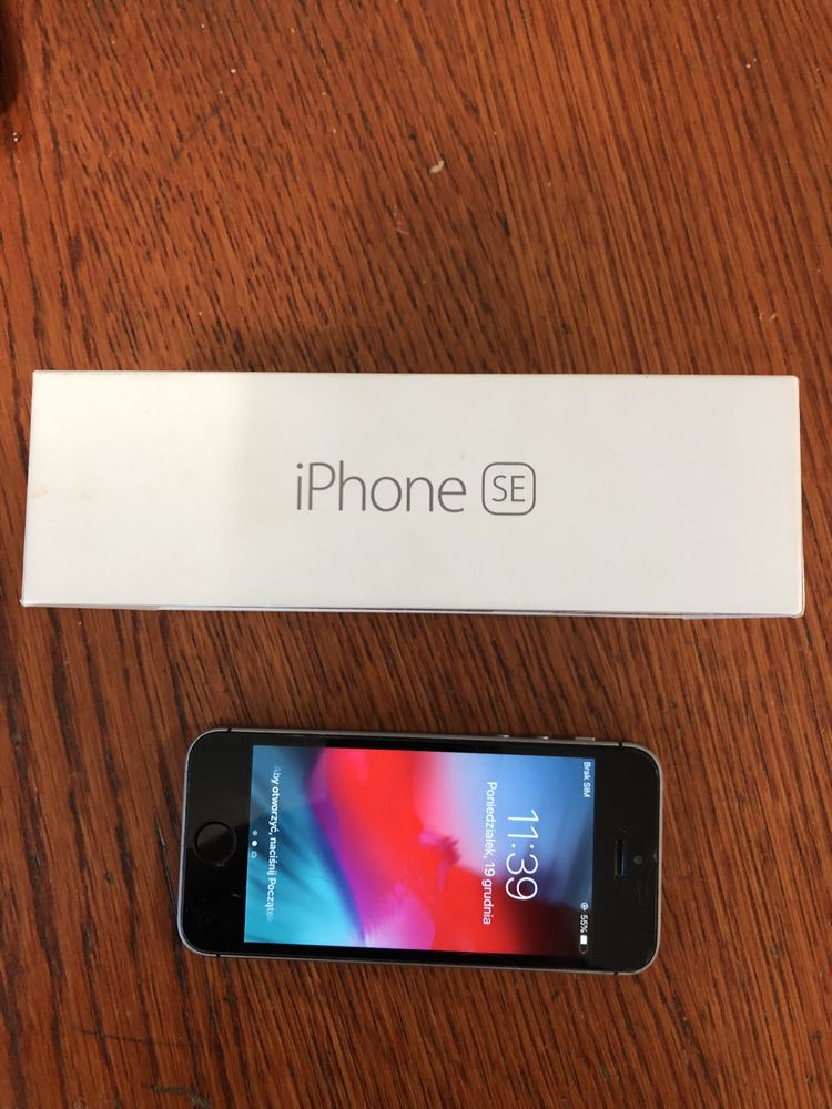 iPhone SE 16 Gb Space Gray