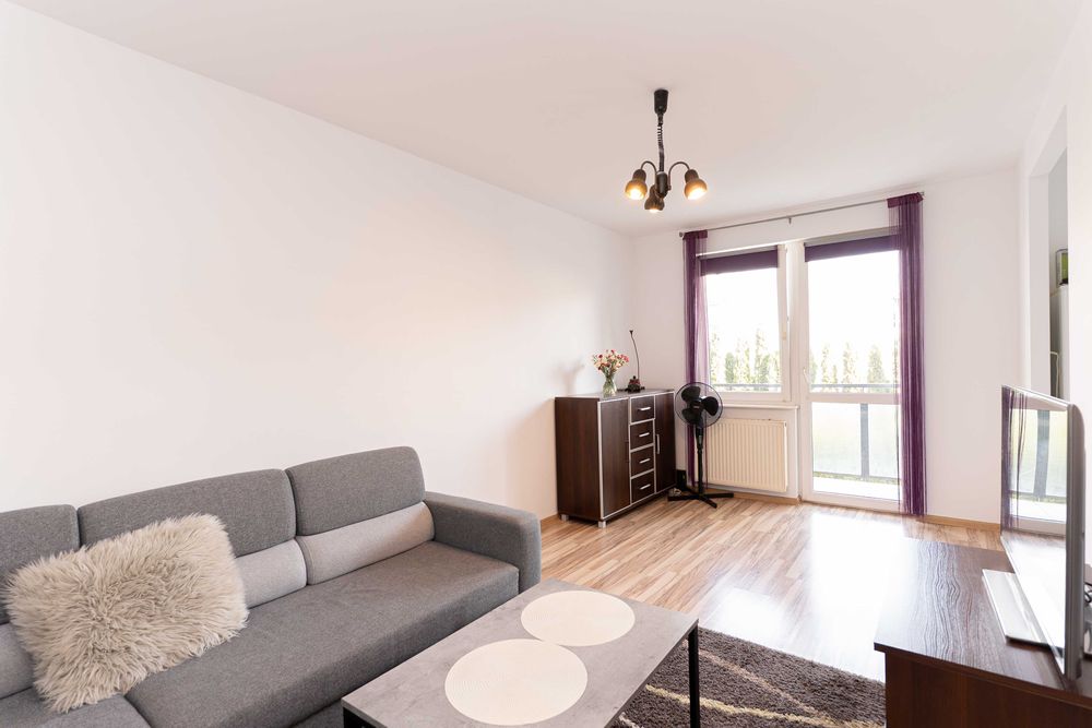 Do wynajęcia kawalerka z balkonem (z opłatami 2050zł.)